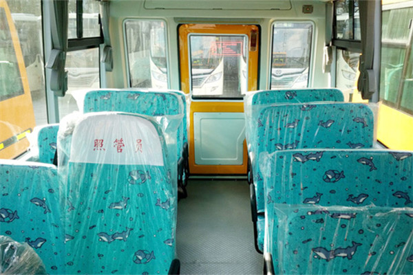 華新HM6570XFD5XS小學(xué)生專用校車（柴油國五10-19座）