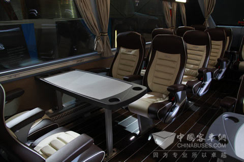 2009歐洲客車(chē)博覽會(huì)展車(chē)在乘座舒適性上大做文章——未必比動(dòng)車(chē)差